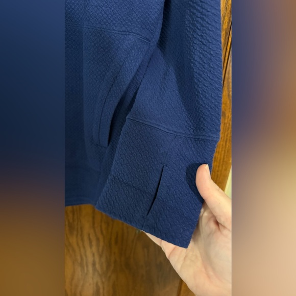 Duluth Trading Co. Women’s Textured Jacquard Funnelneck Tunic - XL - Picture 4 of 6